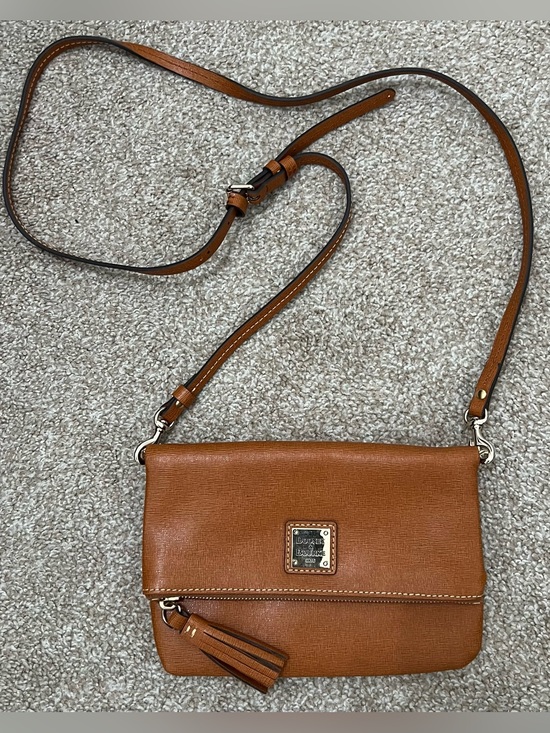 Dooney & Bourke Handbags - Dooney & Bourke Leather Crossbody Purse